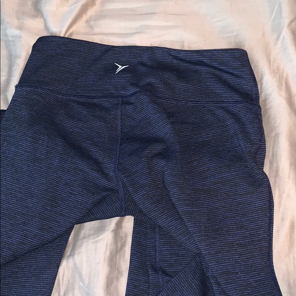 Old Navy Active go-dry leggings size small - Picture 3 of 4